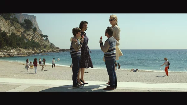 Δείτε την κωμωδία «Στάσου στο Ύψος σου» με το αθηνόραμα club