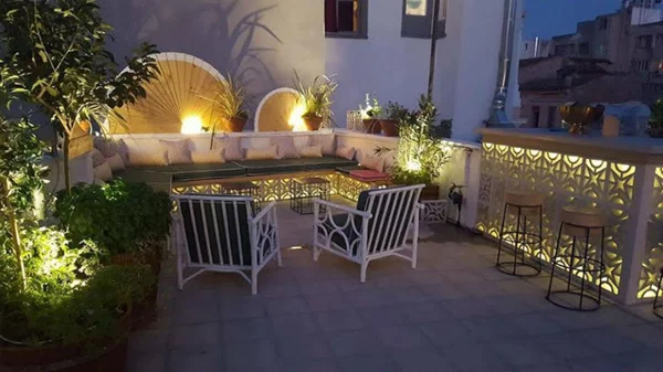 To καινούργιο roof garden του «Monk»