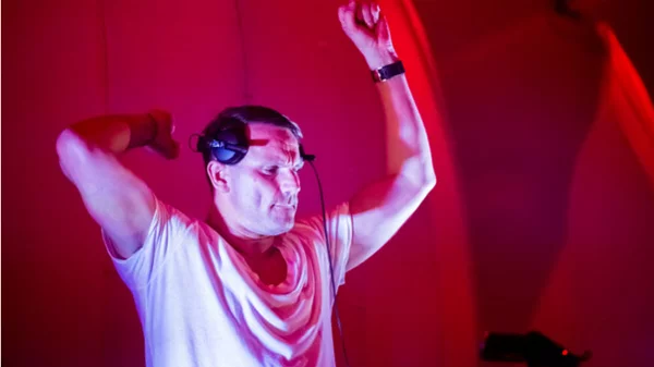 Το αυγουστιάτικο line-up του «Kalua»