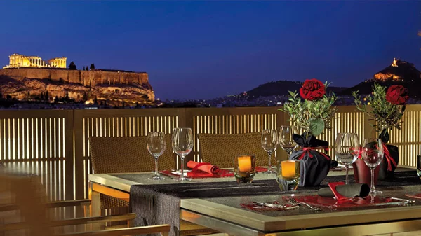 Στο «Premiere» με το αθηνόραμα Club