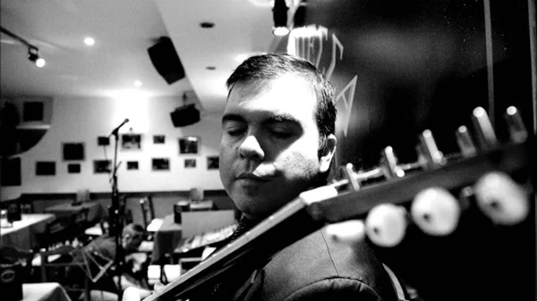 Δεκαπενταύγουστος με ρεμπέτικο και λαϊκό στο «Πέραν»