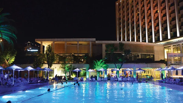 «Hilton» με γεμάτο φεγγάρι