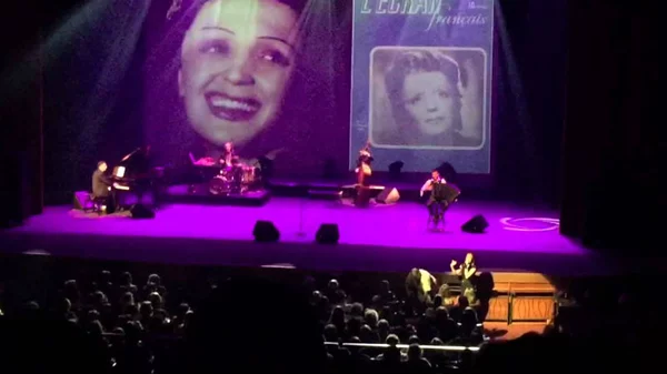 Εντίθ Πιαφ με την Αν Καρέρ στο Ηρώδειο