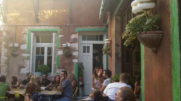 «Upupa Epops»: ο τσαλαπετεινός των Κάτω Πετραλώνων