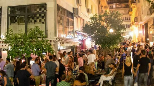 Στο Ipitou bar με το μαγιό μας!  