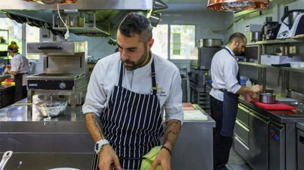 Ο Βασίλης Μουρατίδης ετοιμάζεται για το "Moldee"