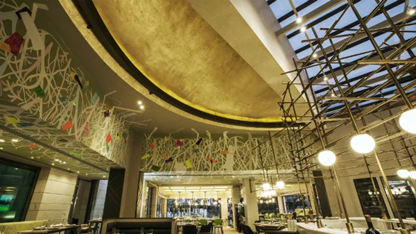 «Dome Real Cuisine»: γεύμα κάτω από τον θόλο στη Θεσσαλονίκη