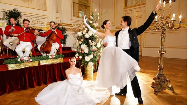 Βιενέζικα βαλς κάτω από την Ακρόπολη