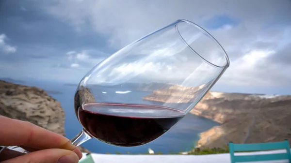 Tο 1o Συνέδριο για τον Οινικό Τουρισμό έρχεται στη Σαντορίνη