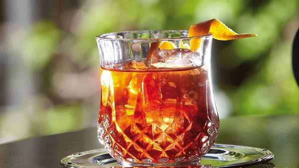 6 στάσεις για aperitivo