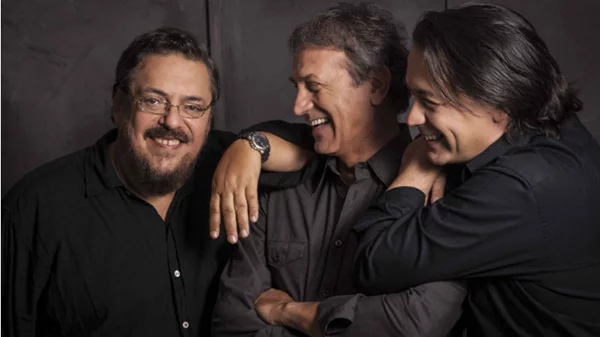 «Εδώ στο Νότο» με Νταλάρα, Μαχαιρίτσα και Κότσιρα