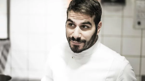 Ο Μιχάλης Μάρθας πιάνει λιμάνι στη Λευκάδα