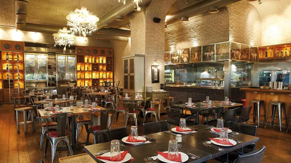 «Bar.b.q»: Η κάμαρα με τα κρεατικά 