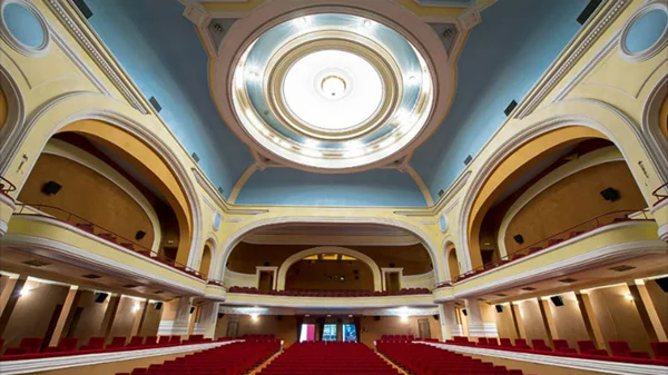 Με δωρεά του Ιδρύματος Σταύρος Νιάρχος ξανανοίγουν Αττικόν και Απόλλων 