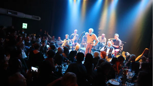 Βουτιές με τους Χειμερινούς Κολυμβητές