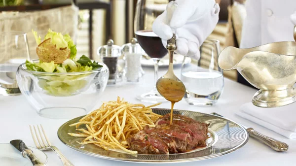 Entrecote με δόξα και (καλή) τιμή 