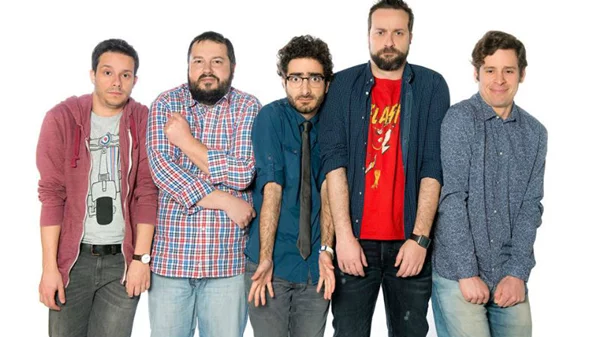 Πέντε άντρες συζητούν θέματα που απασχολούν τους πάντες... καθόλου!