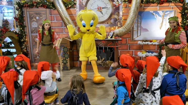 Looney Tunes και Ξωτικά στο Avenue για τα Χριστούγεννα