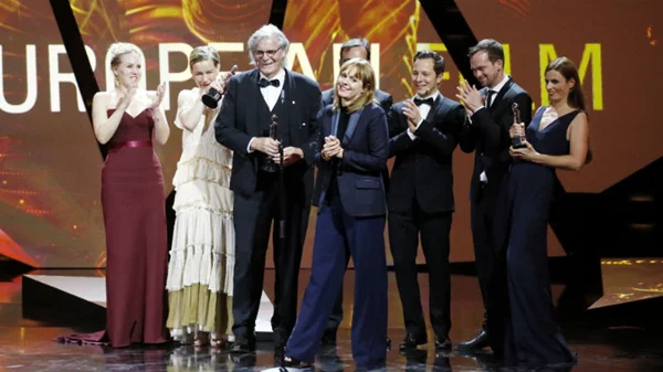 European Toni! Τα βραβεία της Ευρωπαϊκής Ακαδημίας στον «Erdmann»