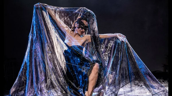 Σύγχρονος χορός με κλασική μουσική στο Μικροσκοπικό Θέατρο