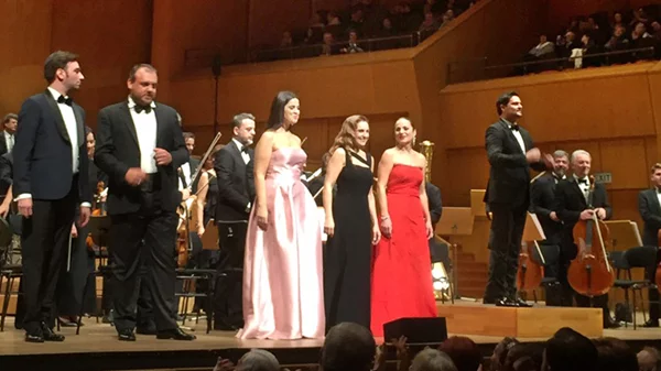 Η πολιστιλιστική ευελιξία της Καμεράτας: Γκαλά ελληνικής οπερέτας – «Μεσσίας» – «Κάρμινα Μπουράνα» 