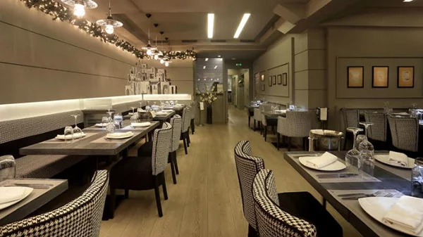 «Dante» στην οδό Σπευσίππου 