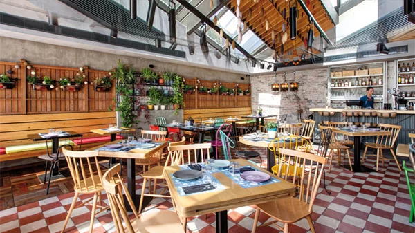 10 σενάρια εξόδου σύγχρονα, casual και νεανικά