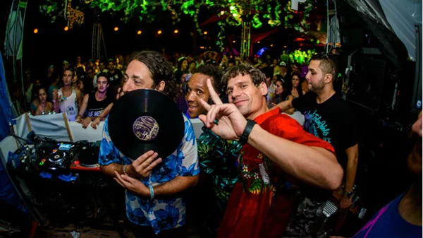 Sexy house ολονυχτία με τους Apollonia