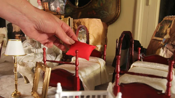 Ένα τραπέζι γεμάτο αφηγήσεις στη Στέγη