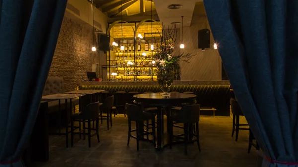 Μυκονιάτικο κάθε Πέμπτη το «Albion» 