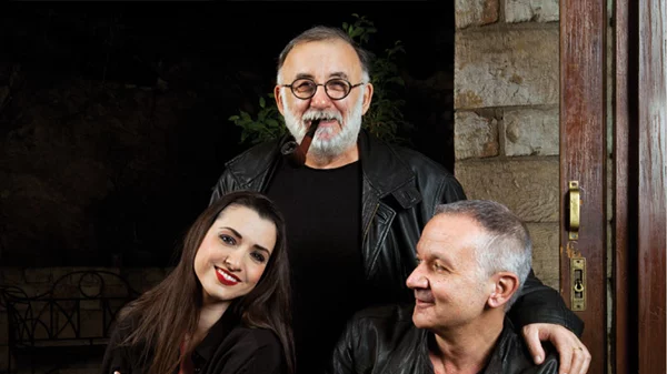 Μικρούτσικος, Θηβαίος, Πολυχρονίδη στη «Χώρα των Θαυμάτων»