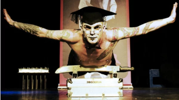 Τεστ αντοχής στον πόνο, bondage και εναέρια ακροβατικά στο Venus in Furs