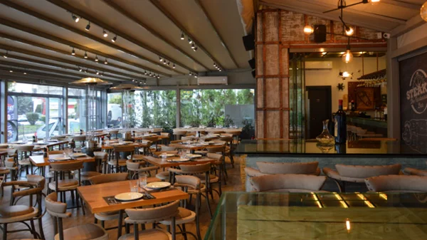 Ένα «Steak-I» στην Αγία Παρασκευή 