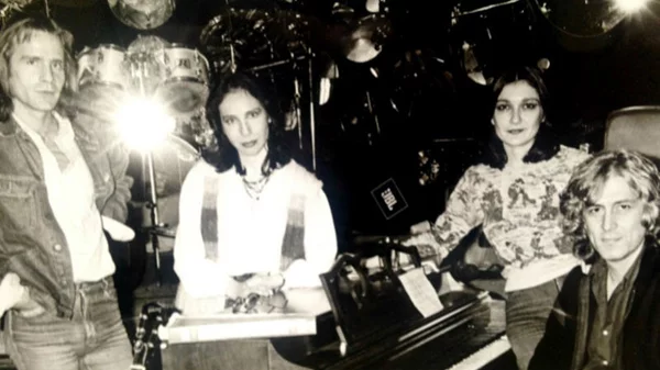 Ζήσε το Πάρτυ στη Βουλιαγμένη στο Internet