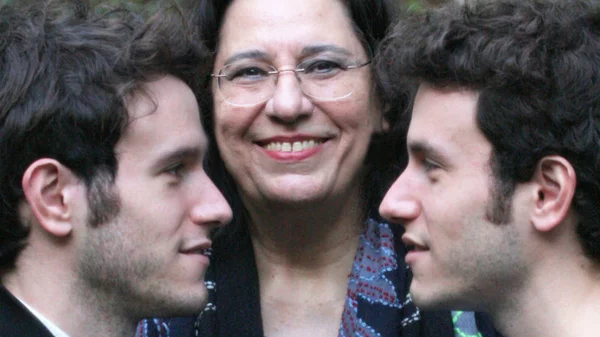 Μαρία Φαραντούρη: "Τα πολιτικά και τα επαναστατικά τα έχω βγάλει προ πολλού από τα προγράμματά μου"!