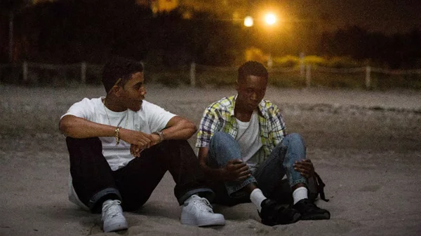 Οι Αμερικανοί σεναριογράφοι βραβεύουν «Moonlight» και «Arrival» 