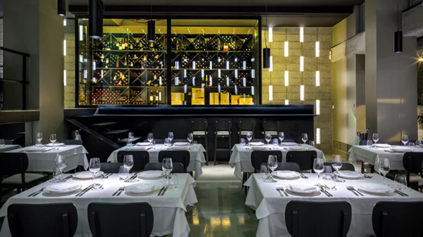 Στάση Μετρό Ευαγγελισμός: Στο "Βασίλαινα" για σύγχρονη γαστρονομία με άποψη