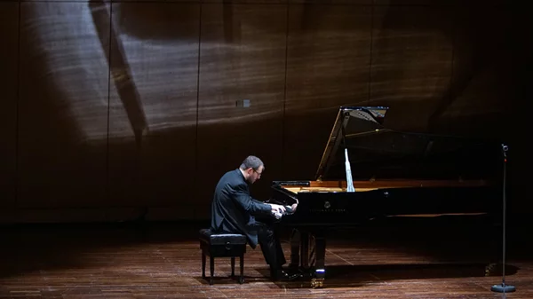 Κατάδυση στην ουσία της ρωσικής/σοβιετικής μουσικής δωματίου: ρεσιτάλ Γουβέλη – συναυλία «Kyklos»