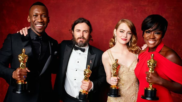 Θρίαμβος του «Moonlight»: Τεράστια οσκαρική έκπληξη και on stage γκάφα!