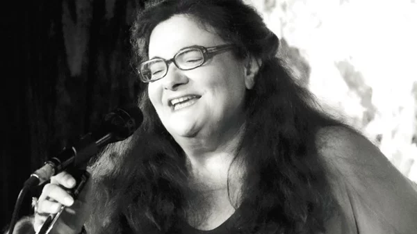 Το Αγγέλων Βήμα δίνει φωνή στις "Ρεμπέτισσες Ψυχές"