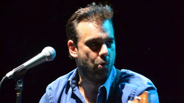 «Sing, Sing, Sing» with a Swing! από τον Δώρο Δημοσθένους