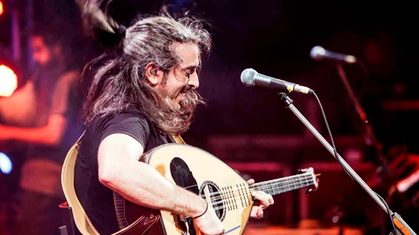 Ανάρπαστα τα εισιτήρια για τη συναυλία του Γιάννη Χαρούλη!