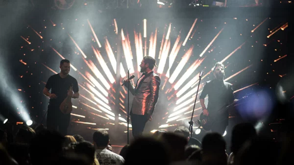 Γιατί γίνεται χαμός στις ΜΕΛΙSSES;