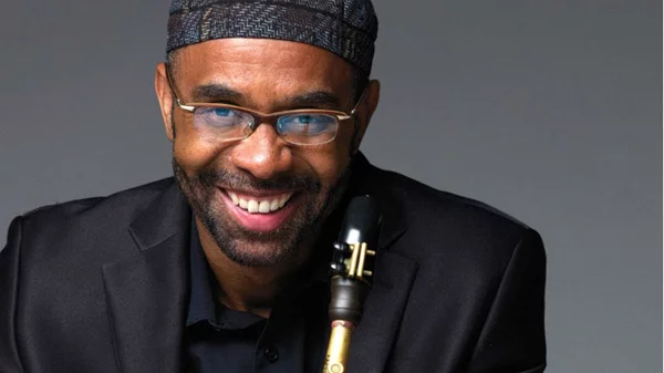 Ένα σαξόφωνο που ξεσηκώνει