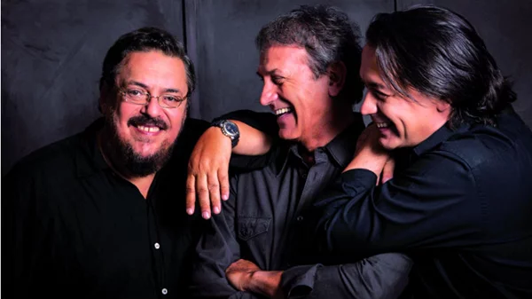 Προλαβαίνετε να τους χειροκροτήσετε