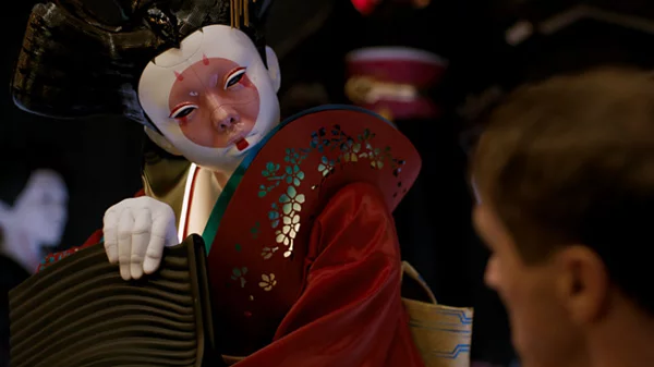 Δείτε τη ρομποτική Σκάρλετ Γιόχανσον να… θερίζει στα πρώτα πέντε λεπτά του «Φαντάσματος στο Κέλυφος»