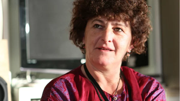 Η Φωτεινή Βελεσιώτου έρχεται στον Σταυρό του Νότου με τη νέα της δισκογραφική δουλειά στις αποσκευές της