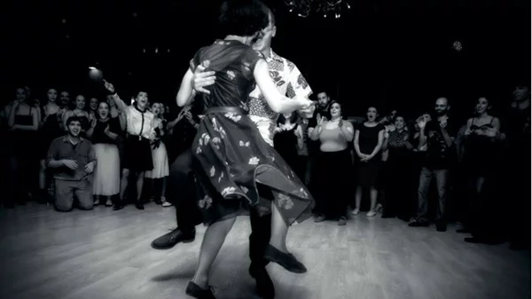 Με indie νότες και ρυθμούς rock’n’roll ξεκινάει ο Απρίλιος