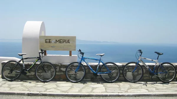 «Eξωμεριά»: all day Τήνος με θέα στο πέλαγος