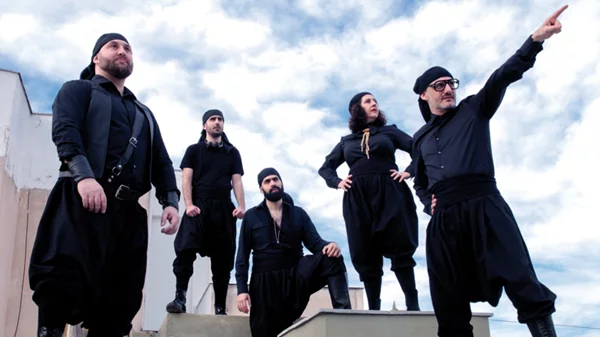 Η Μεραρχία Καρδιάς και Ξίφους μας εξηγεί γιατί θέλει να κάνει «μια μπιενάλε που θα συλλαμβάνει την τερατουργία της εποχής» 